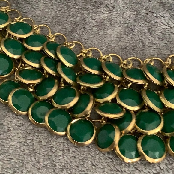 NWT Cara New York Green and Gold Layered Statement Necklace - Picture 5 of 12